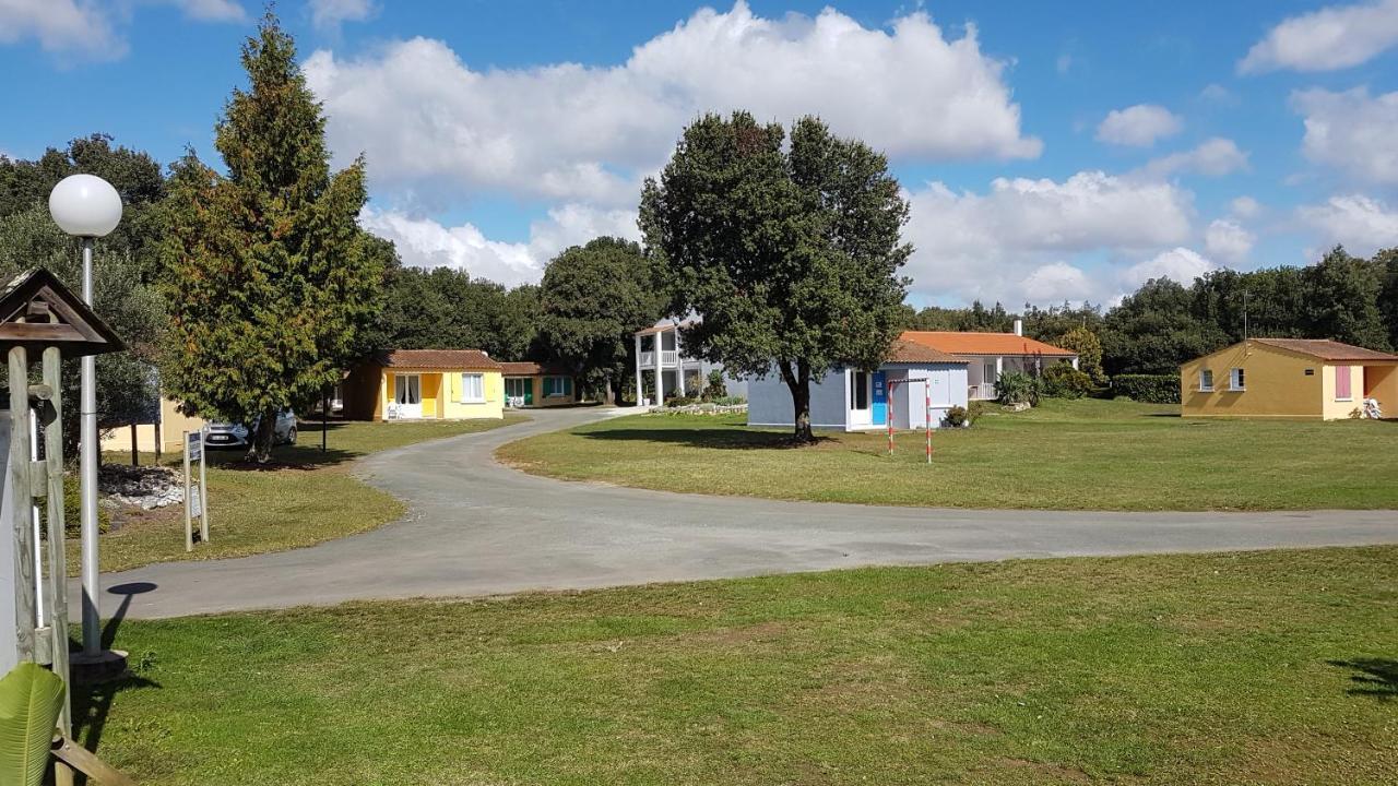Les Chenes Verts Saint-Savinien Exteriör bild